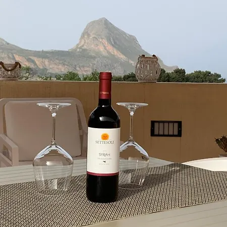 فندق Cala Di Ponente 2*