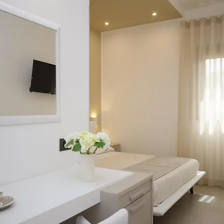 Cala Di Ponente كاستيلوزو