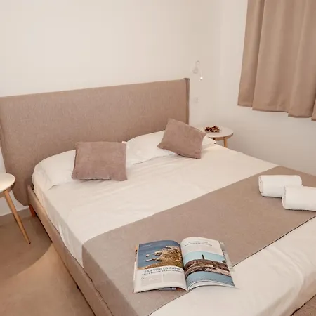 Hotell Cala Di Ponente 2*