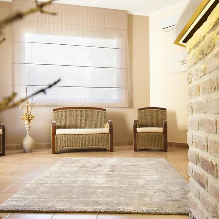 Cala Di Ponente فندق كاستيلوزو