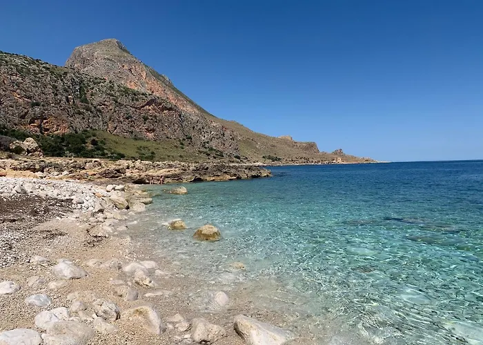 Cala Di Ponente 2* 卡斯泰卢佐