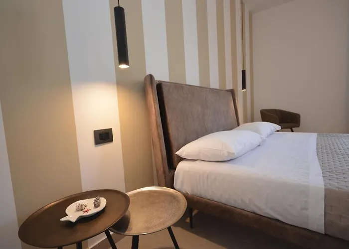 Cala Di Ponente 酒店 卡斯泰卢佐