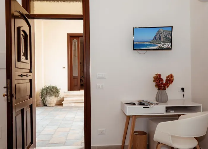 Cala Di Ponente 酒店 卡斯泰卢佐