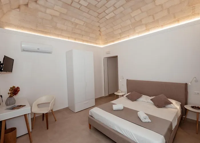 Cala Di Ponente 酒店 卡斯泰卢佐