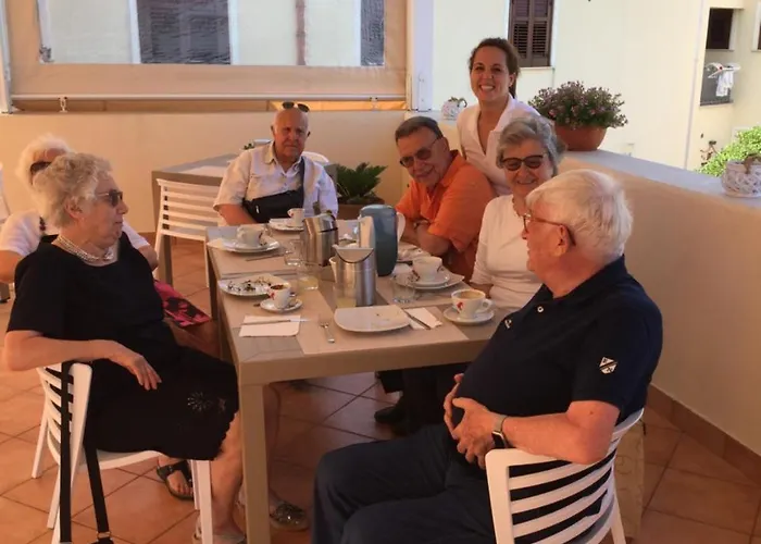 Cala Di Ponente 酒店 卡斯泰卢佐