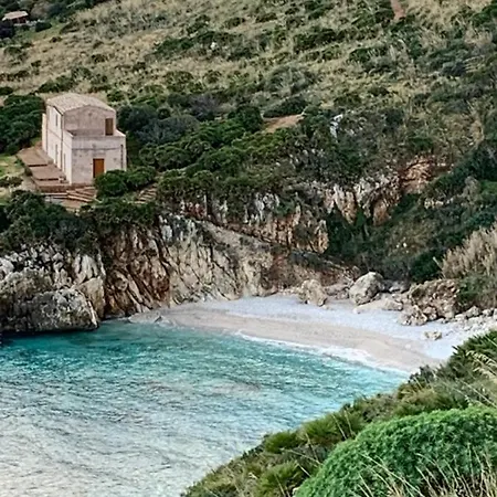Cala Di Ponente מלון