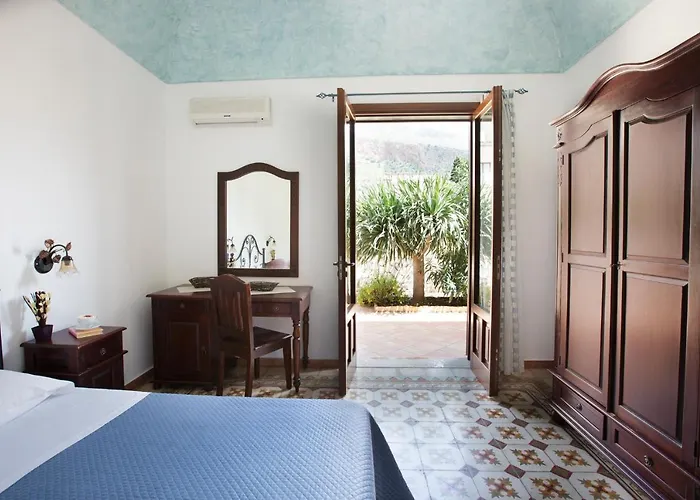 Cala Di Ponente Hotell