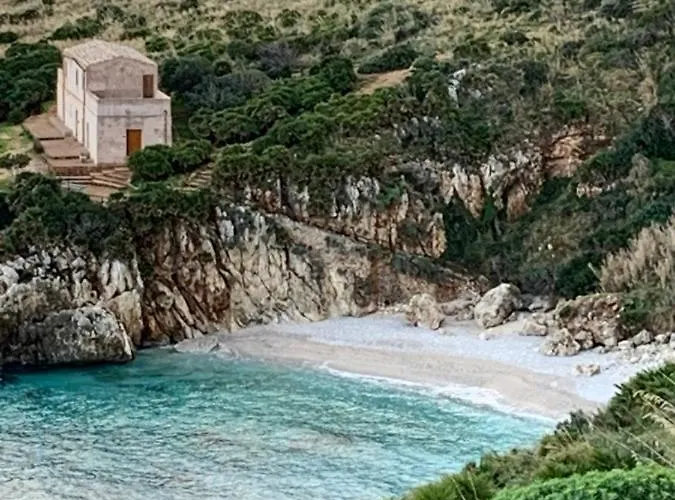 Cala Di Ponente מלון