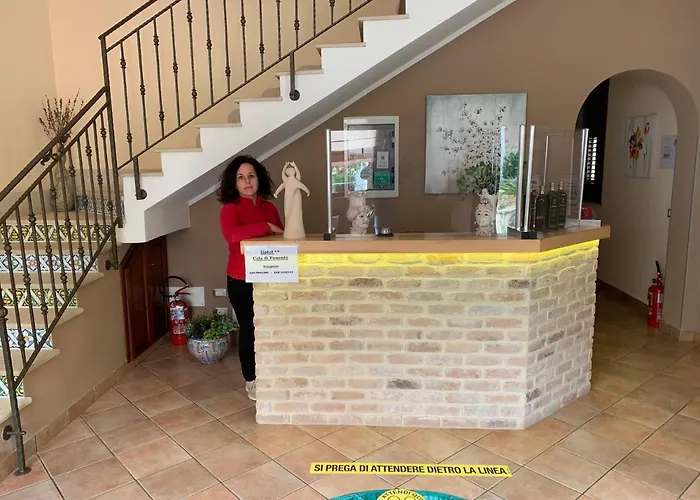 מלון Cala Di Ponente 2*