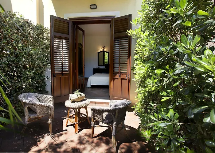 Cala Di Ponente Hotell 2*